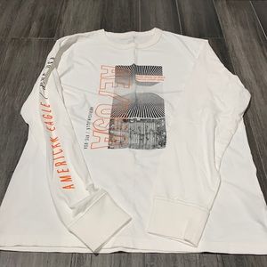 Mens American Eagle standard fit long sleeve graphic tee